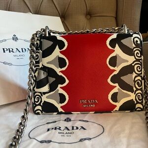 ❌SOLD❌ Prada saffiano stencil chain shoulder bag